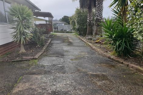 Photo of property in 2/171 Bruce Mclaren Road, Henderson, Auckland, 0612