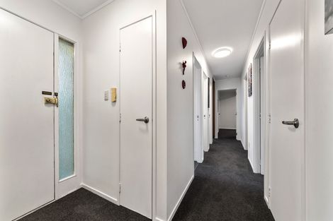 Photo of property in 19 Wirihana Road, Titirangi, Auckland, 0604