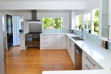 Photo of property in 59 Chatham Avenue, Paremoremo, Auckland, 0632