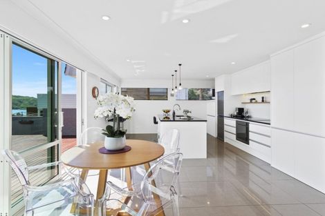 Photo of property in 5 Compass Way, Whitby, Porirua, 5024