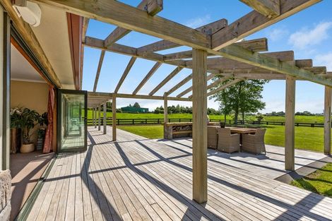 Photo of property in 390a Tukapa Street, Hurdon, New Plymouth, 4310