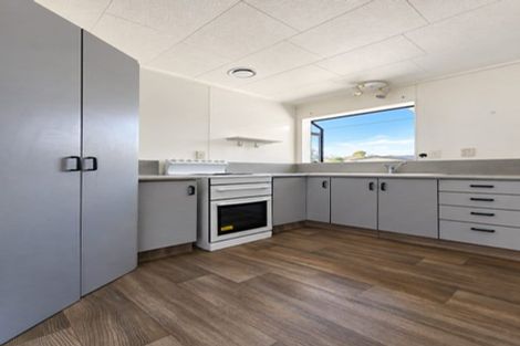Photo of property in 71 Mcfarlane Street, Oakura, 4314