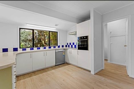 Photo of property in 80 Awaruku Road, Torbay, Auckland, 0630