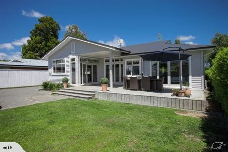 Photo of property in 32 Queen Street, Cambridge, 3434