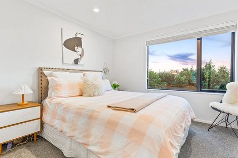 Photo of property in 32 Wharara Lane, Massey, Auckland, 0614