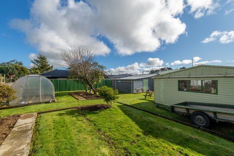 Photo of property in 19 Holloway Street, Waikiwi, Invercargill, 9810