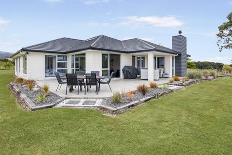 Photo of property in 335 Muhunoa Road East, Muhunoa East, Levin, 5570