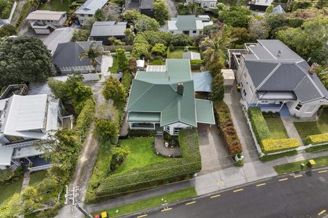 Photo of property in 25 Huka Road, Birkenhead, Auckland, 0626