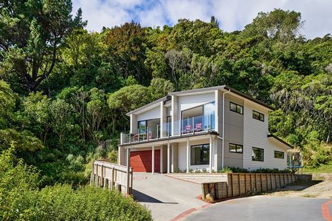 Photo of property in 1/35 Nikau Street, Eastbourne, Lower Hutt, 5013