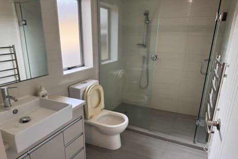 Photo of property in 18 Mural Place, Greenhithe, Auckland, 0632