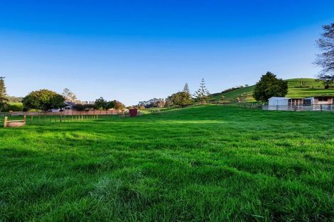 Photo of property in 768 Mountain Road, Lepperton, Inglewood, 4389