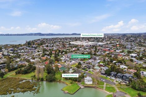 Photo of property in 2/2 Chapman Road, Te Atatu Peninsula, Auckland, 0610