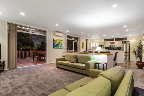 Photo of property in 15 York Road, Titirangi, Auckland, 0604