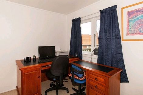 Photo of property in 16 Jasper Avenue, Mount Roskill, Auckland, 1041