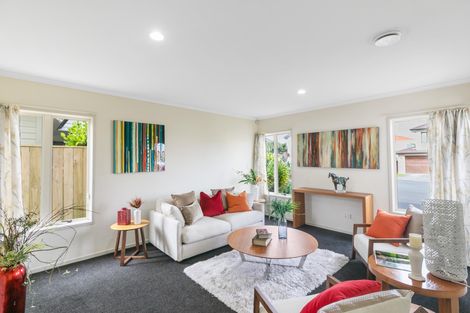 Photo of property in 8 Bezar Place, Flat Bush, Auckland, 2016