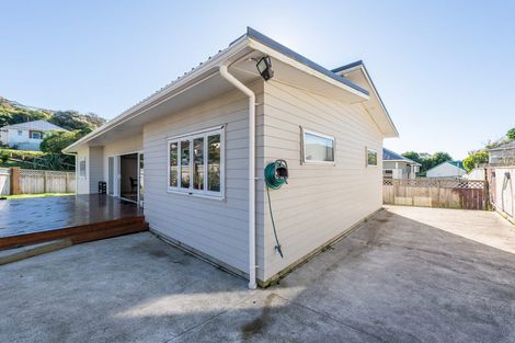 Photo of property in 18 Sim Street, Johnsonville, Wellington, 6037