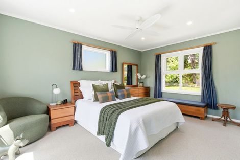 Photo of property in 72 Redwood Avenue, Tawa, Wellington, 5028