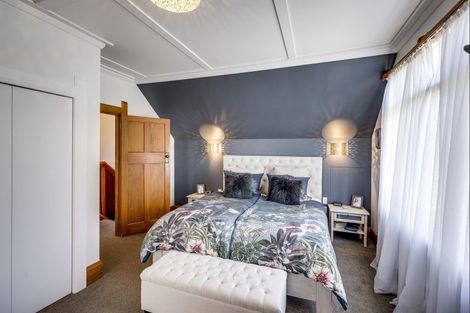 Photo of property in 1 Lambton Road, Hospital Hill, Napier, 4110