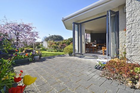 Photo of property in 5 Saint Pauls Court, Highbury, Palmerston North, 4412