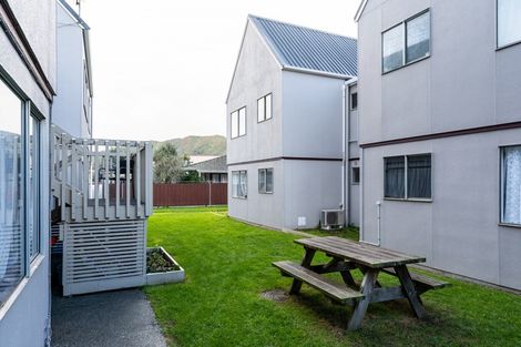 Photo of property in 71h Randwick Crescent, Moera, Lower Hutt, 5010