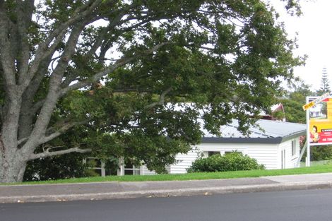Photo of property in 1/292 Glenfield Road, Glenfield, Auckland, 0629