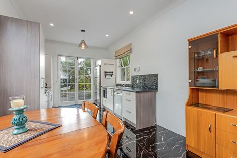 Photo of property in 37 Burns Avenue, Takaro, Palmerston North, 4412