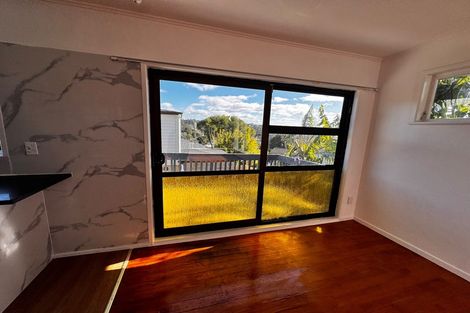 Photo of property in 75 Avonleigh Road, Green Bay, Auckland, 0604