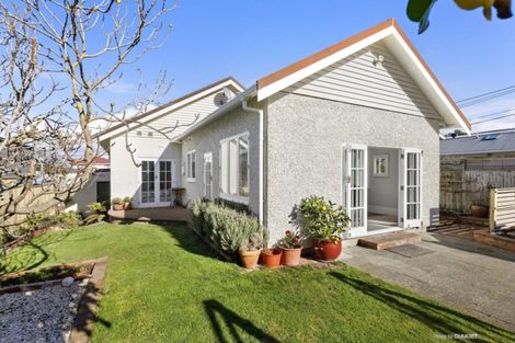 Photo of property in 22 Trent Street, Island Bay, Wellington, 6023
