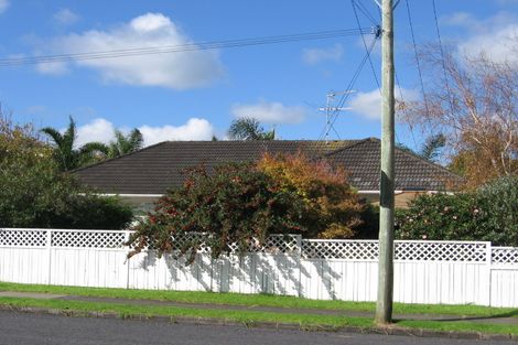 Photo of property in 1/9 Devon Road, Bucklands Beach, Auckland, 2012