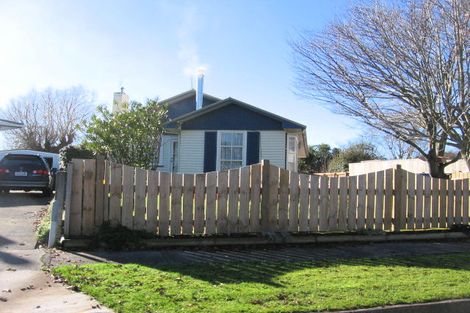 Photo of property in 31 Catlins Crescent, Milson, Palmerston North, 4414