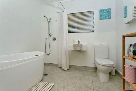 Photo of property in 2/1 Caribbean Drive, Unsworth Heights, Auckland, 0632