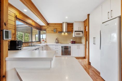 Photo of property in 18 Lochend Place, Highland Park, Auckland, 2010