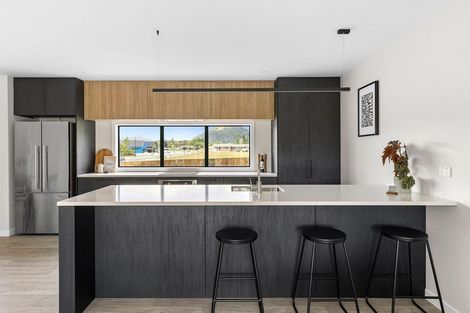 Photo of property in 15 Rubus Street, Wanaka, 9382