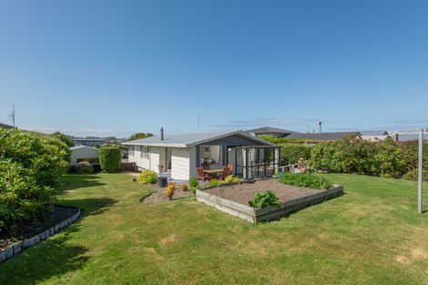 Photo of property in 29 Estuary Crescent, Fairfield, Dunedin, 9018