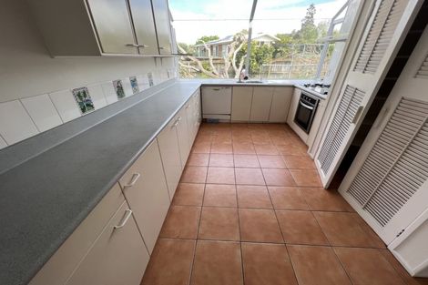 Photo of property in 27 Ennis Avenue, Pakuranga Heights, Auckland, 2010