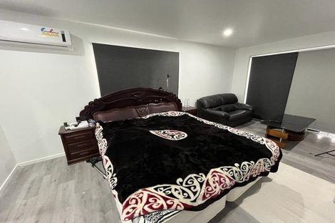 Photo of property in 298 Birdwood Road, Massey, Auckland, 0614