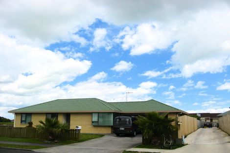 Photo of property in 2 Robert Skelton Place, Clendon Park, Auckland, 2103