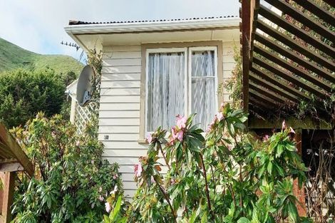 Photo of property in 108 Arahura Crescent, Waitangirua, Porirua, 5024