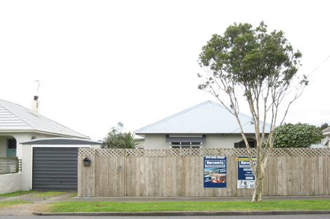 Photo of property in 51 Fitzroy Road, Fitzroy, New Plymouth, 4312