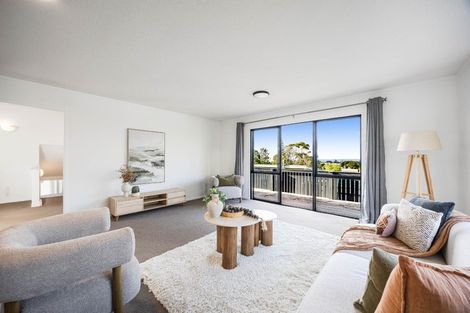 Photo of property in 40 Elliston Crescent, Stanmore Bay, Whangaparaoa, 0932