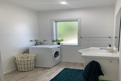 Photo of property in 67 Hogans Road, Glenfield, Auckland, 0629