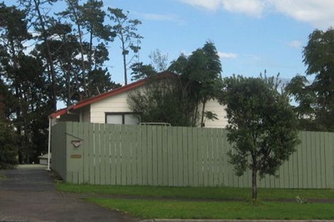 Photo of property in 1/151 Aviemore Drive, Highland Park, Auckland, 2010