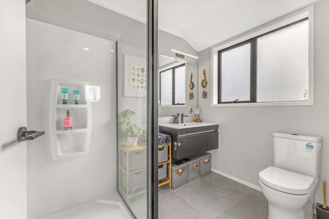 Photo of property in 2 Atutahi Street, Hurdon, New Plymouth, 4310