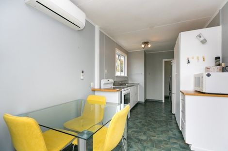 Photo of property in 12 Karaka Street, Merrilands, New Plymouth, 4312