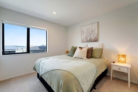 Photo of property in 6 George Cole Lane, Takanini, 2112