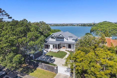 Photo of property in 21 Norwood Road, Bayswater, Auckland, 0622