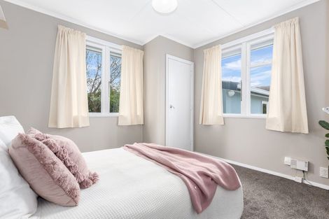 Photo of property in 15 Kapiti Crescent, Titahi Bay, Porirua, 5022
