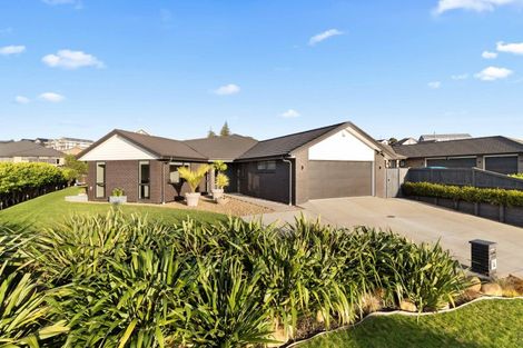 Photo of property in 14 Catherine Mclean Road, Pukekohe, 2120
