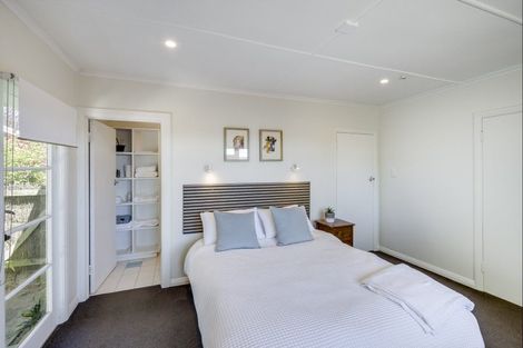 Photo of property in 16 Tauroa Road, Havelock North, 4130