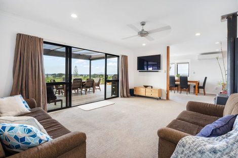 Photo of property in 398 Cove Road, Waipu, 0582